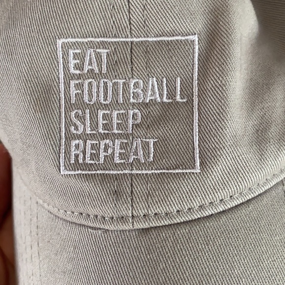 Football hat - Picture 4 of 4